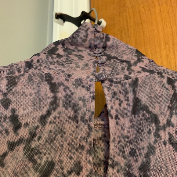 Cinq a Sept Python Turtleneck Sz XS NWOT - Picture 11 of 13